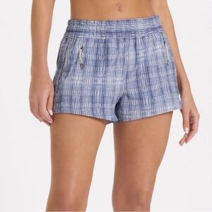 Vuori Dash Short Athletic Pale Blue Shibori Grid Size Medium NWT